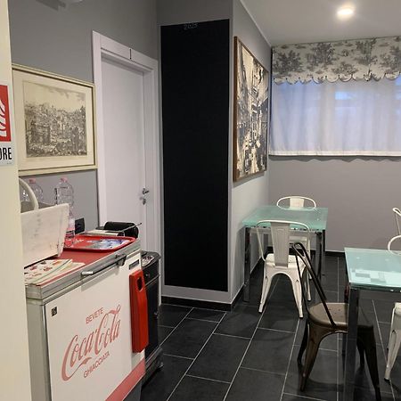 Bed & Breakfast Indi Thelar Villa Guardia Esterno foto