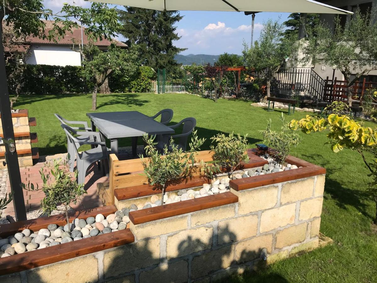 Bed & Breakfast Indi Thelar Villa Guardia Esterno foto
