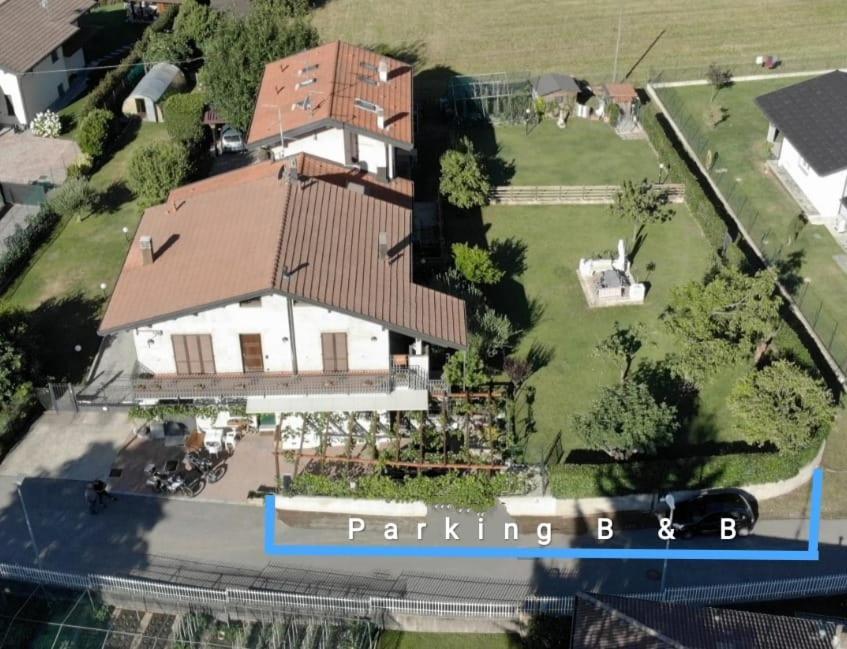 Bed & Breakfast Indi Thelar Villa Guardia Esterno foto