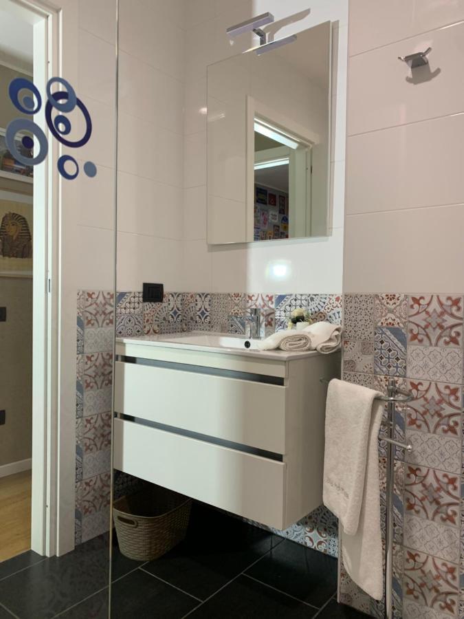 Bed & Breakfast Indi Thelar Villa Guardia Esterno foto
