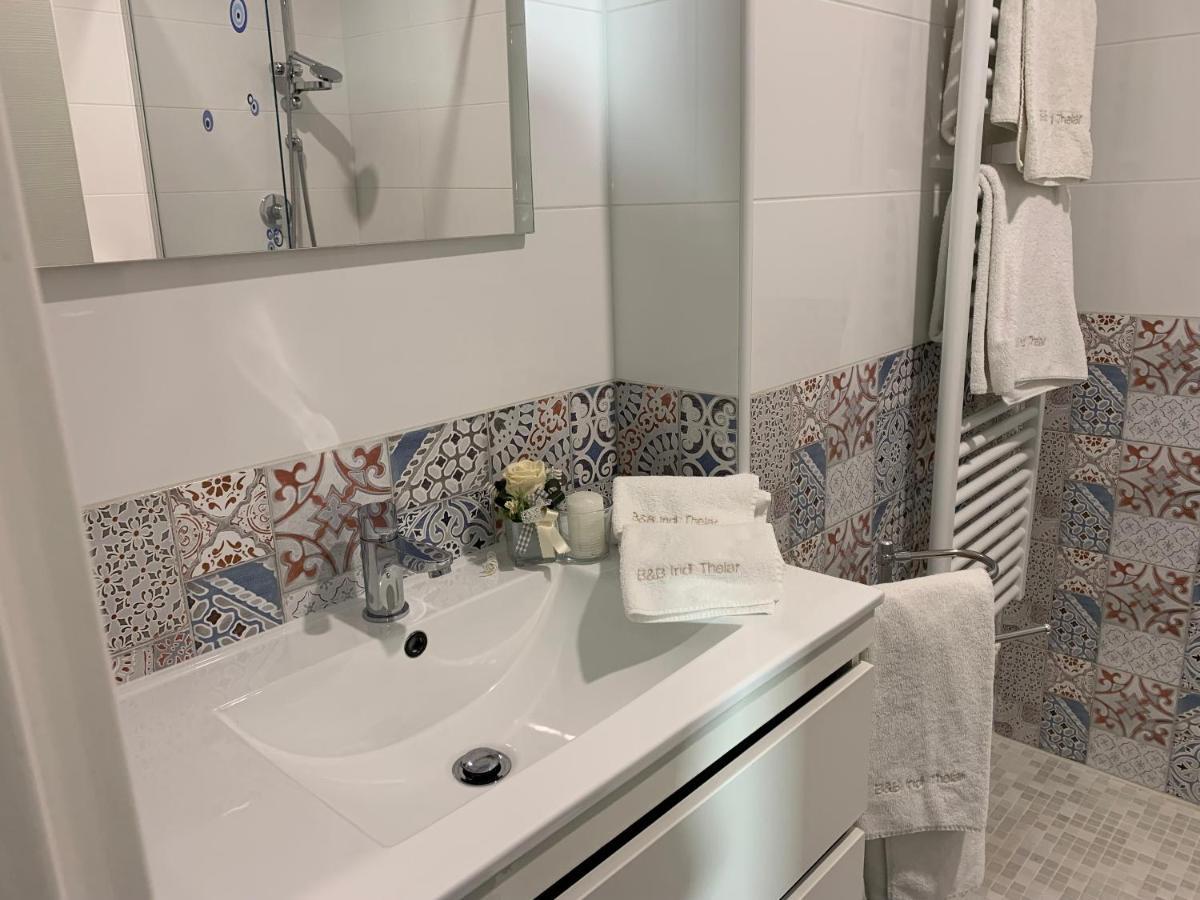 Bed & Breakfast Indi Thelar Villa Guardia Esterno foto