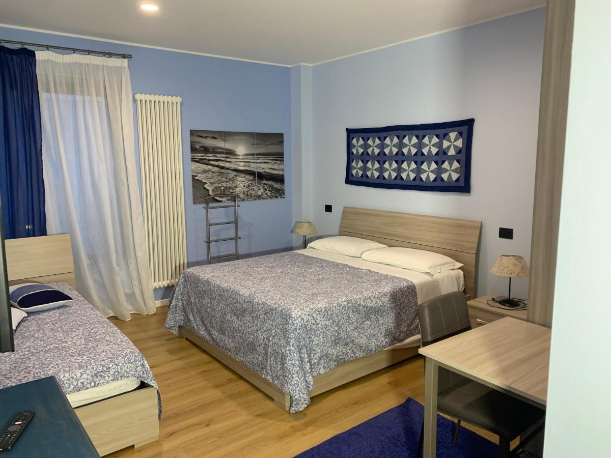 Bed & Breakfast Indi Thelar Villa Guardia Esterno foto