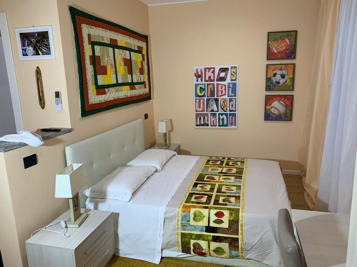 Bed & Breakfast Indi Thelar Villa Guardia Esterno foto